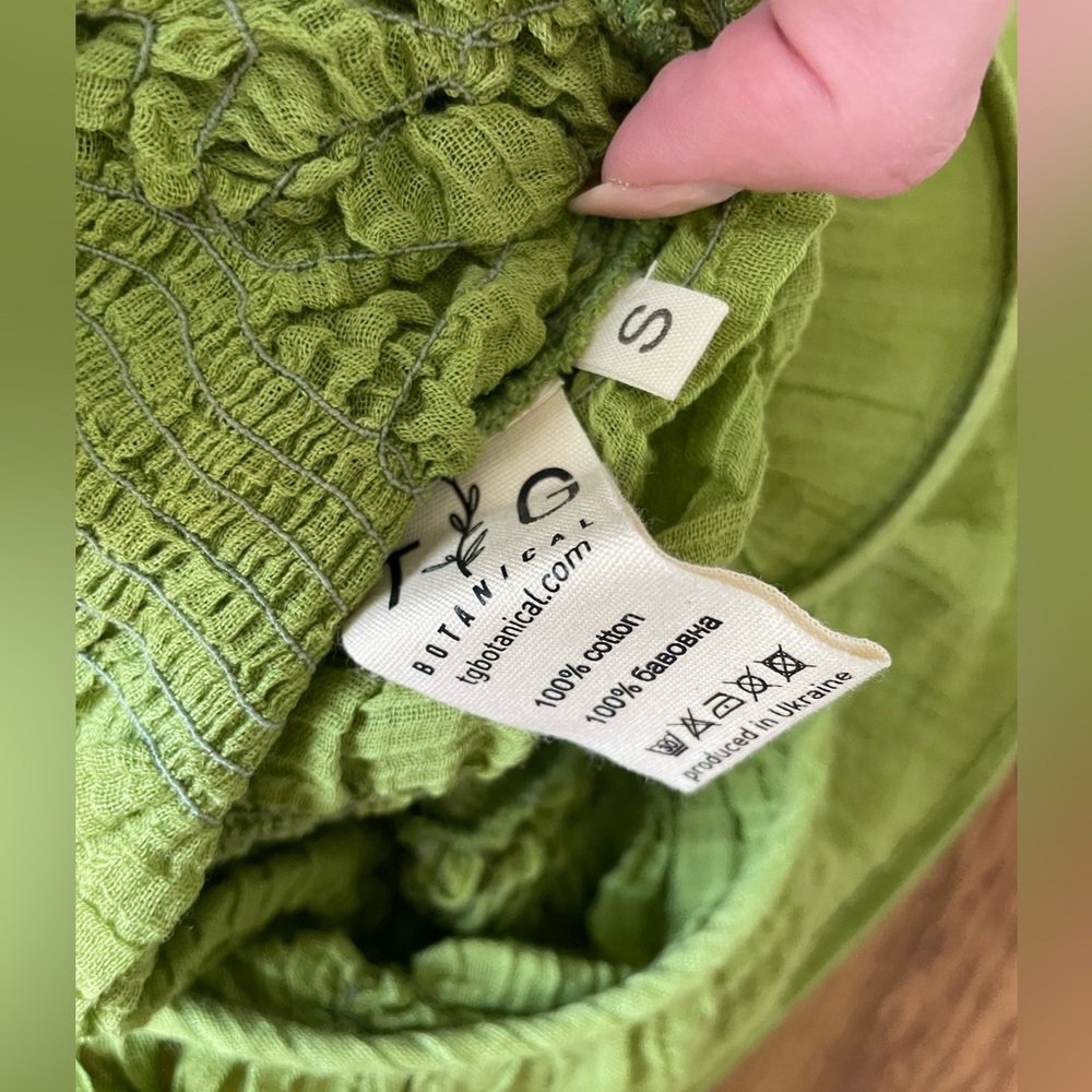 Green Ruched Mini Dress with Ruffle Hem - Picture 13 of 13